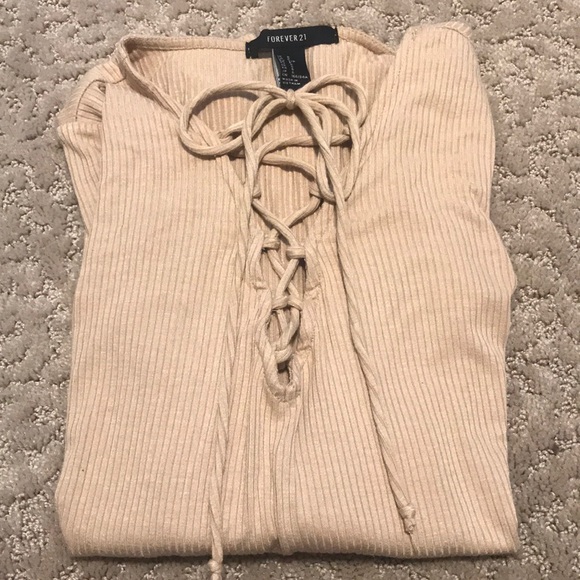 Forever 21 Top ✨ - Picture 4 of 4